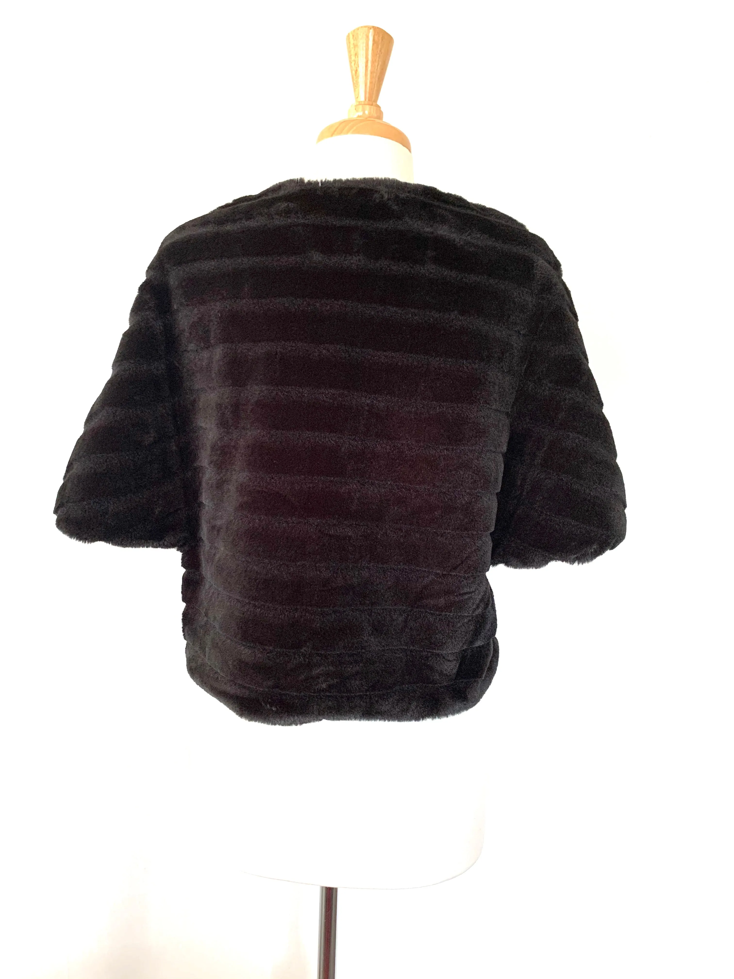 FAUX FUR CAPELET